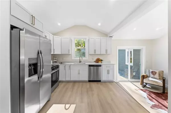 132 Greenville RD, North Smithfield, RI 02896