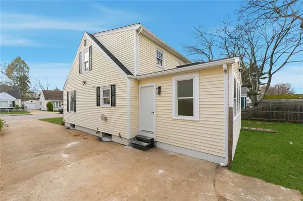 228 London AVE, Pawtucket, RI 02861