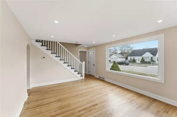 228 London AVE, Pawtucket, RI 02861