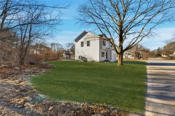 70 Seamans ST, Woonsocket, RI 02895