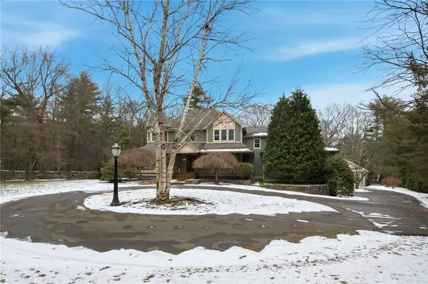 396 Love LN, Warwick, RI 02818