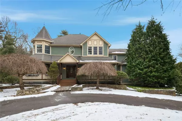 396 Love LN, Warwick, RI 02818