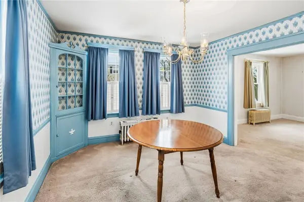 124 Ferris AVE, East Providence, RI 02916