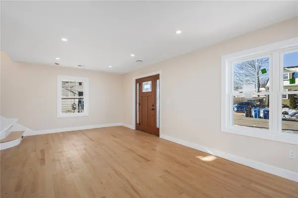 43 Massachusetts AVE, Cumberland, RI 02864