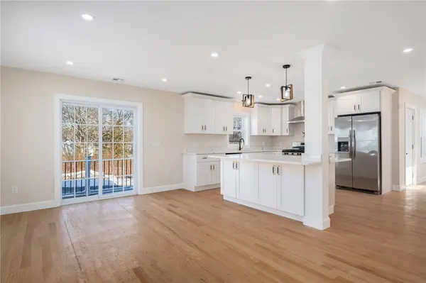 43 Massachusetts AVE, Cumberland, RI 02864