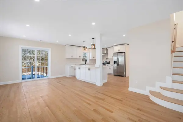 43 Massachusetts AVE, Cumberland, RI 02864