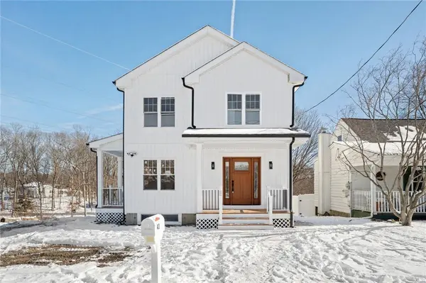 43 Massachusetts AVE, Cumberland, RI 02864