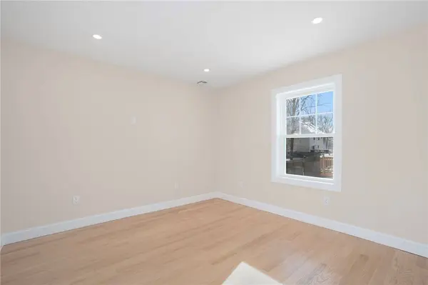 43 Massachusetts AVE, Cumberland, RI 02864