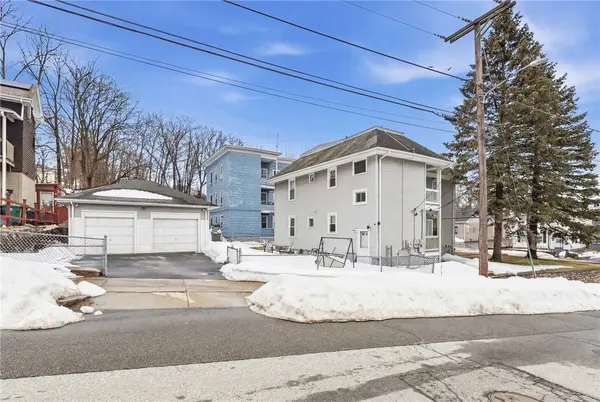 372 Cumberland Hill RD, Woonsocket, RI 02895