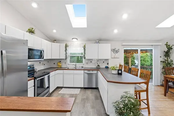 4 Melrose DR, Coventry, RI 02816