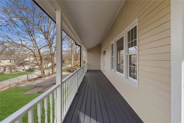 65 Village Hill LN, North Kingstown, RI 02852