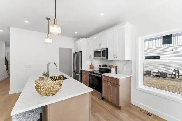 142 Fisher St #A, Attleboro, MA 02703