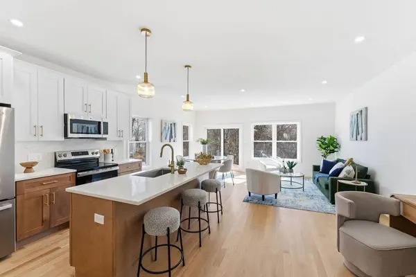 142 Fisher St #A, Attleboro, MA 02703