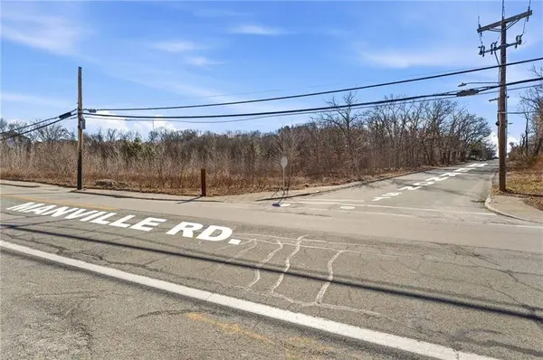 413 Manville RD, Woonsocket, RI 02895