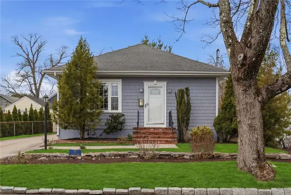 41 Whitcomb RD, East Providence, RI 02915