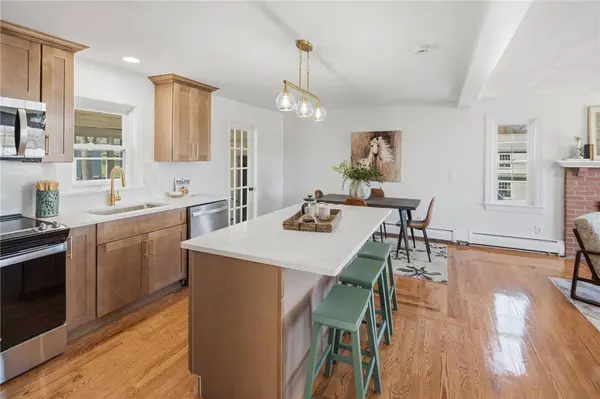 458 River RD, Lincoln, RI 02865