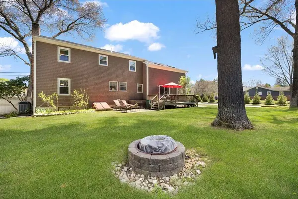 184 Pleasant View AVE, Smithfield, RI 02917