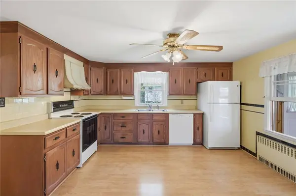 15 Valley View DR, Cumberland, RI 02864