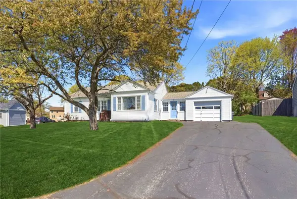 15 Valley View DR, Cumberland, RI 02864