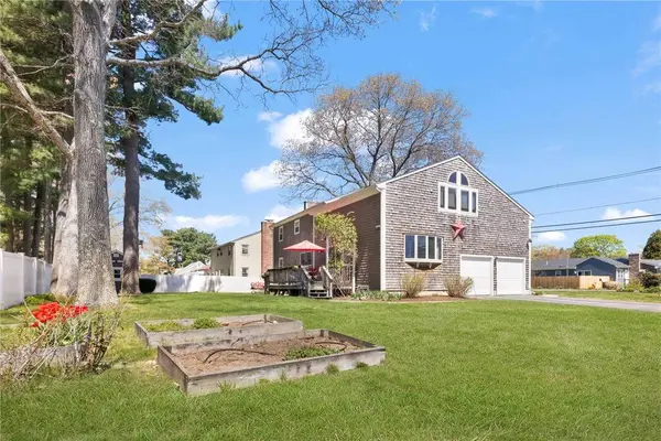 184 Pleasant View AVE, Smithfield, RI 02917