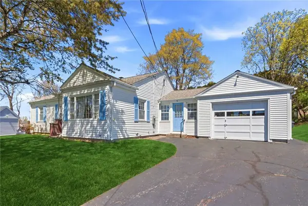 15 Valley View DR, Cumberland, RI 02864
