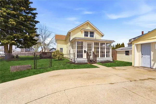 40 Jackson AVE, East Providence, RI 02915
