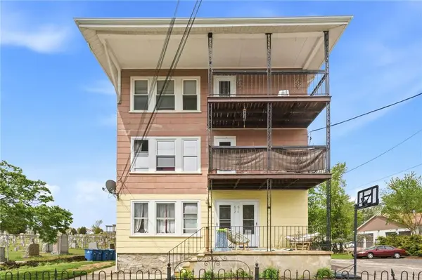 612 Rathbun ST, Blackstone, MA 01504