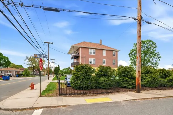 612 Rathbun ST, Blackstone, MA 01504
