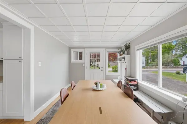 34 Wood ST, Coventry, RI 02816