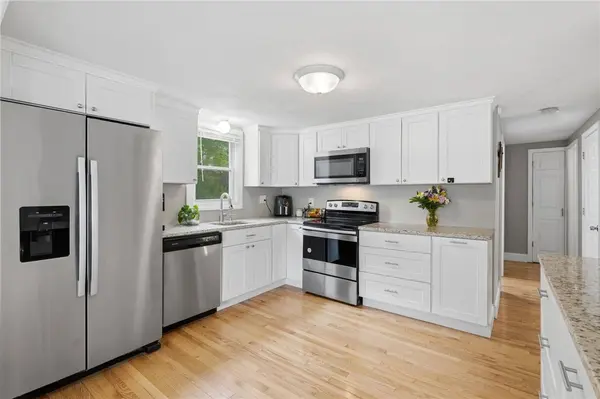 34 Wood ST, Coventry, RI 02816