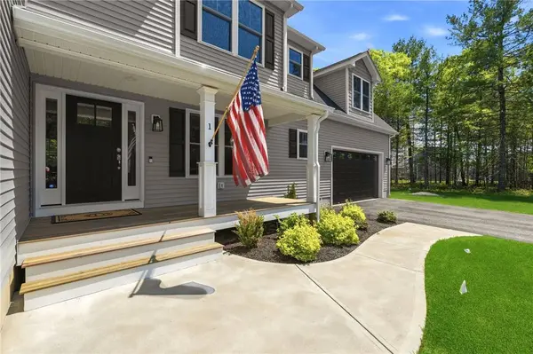 1 Cassidy TRL, Coventry, RI 02816