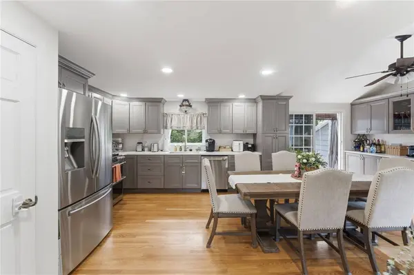 81 Mount View DR, Cranston, RI 02920