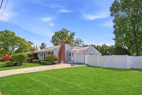 81 Mount View DR, Cranston, RI 02920