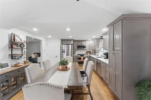 81 Mount View DR, Cranston, RI 02920