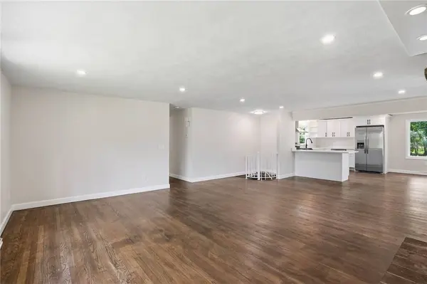 9 Apple Blossom LN, Coventry, RI 02816