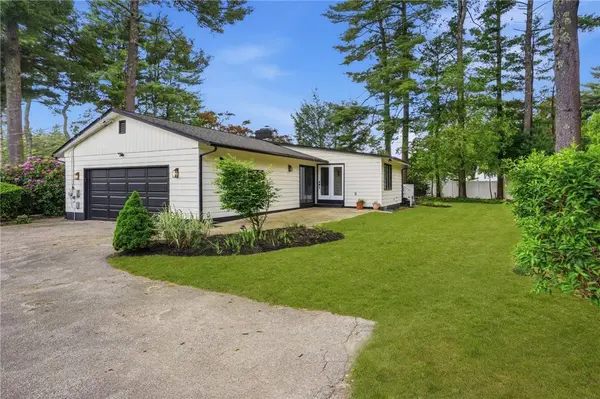 9 Apple Blossom LN, Coventry, RI 02816