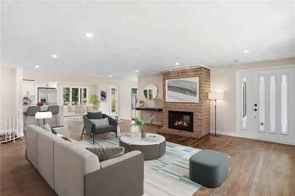 9 Apple Blossom LN, Coventry, RI 02816