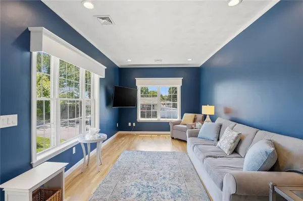 28 Fairview AVE, Cumberland, RI 02864