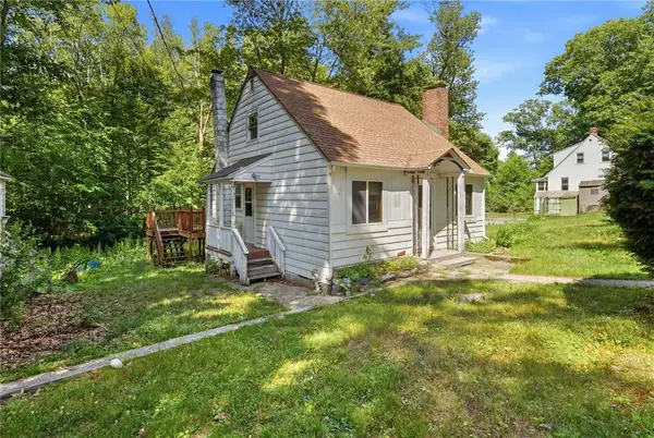 48 Waterman Lake DR, Glocester, RI 02814