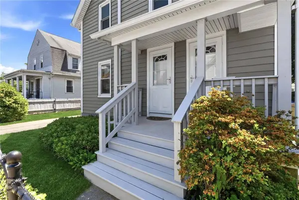94 Francis AVE, Pawtucket, RI 02860
