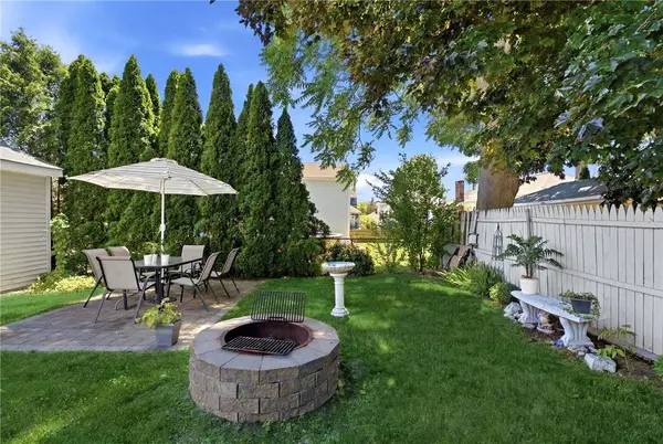 94 Francis AVE, Pawtucket, RI 02860