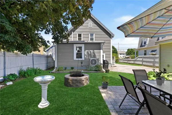 94 Francis AVE, Pawtucket, RI 02860