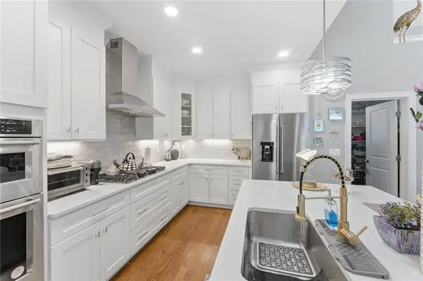 685 Curtis Corner RD, South Kingstown, RI 02879