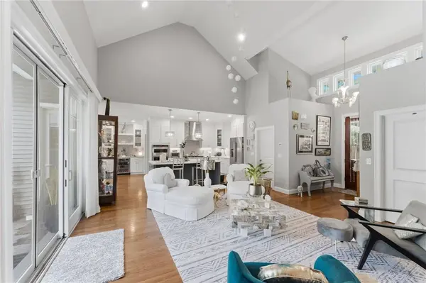 685 Curtis Corner RD, South Kingstown, RI 02879