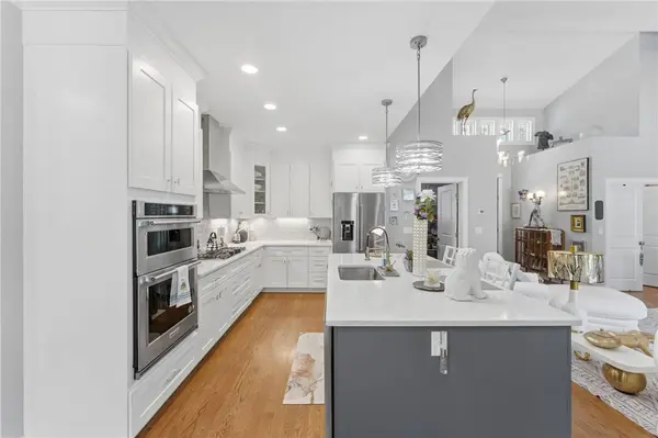 685 Curtis Corner RD, South Kingstown, RI 02879