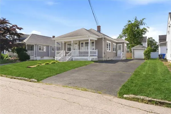113 Warwick RD, Pawtucket, RI 02861