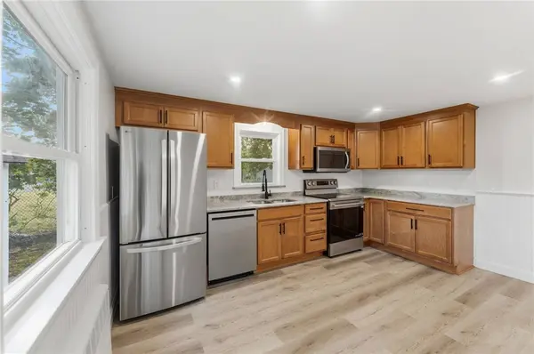 28 Plain ST, East Providence, RI 02916