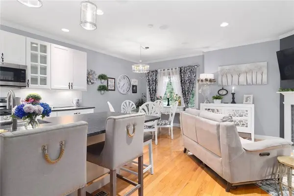 1 Santini ST #H, North Providence, RI 02904