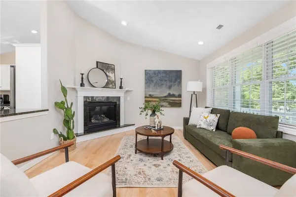 301 Ledge RD, Coventry, RI 02816