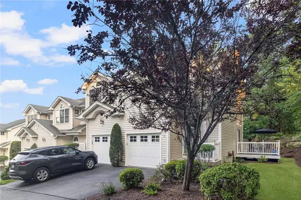 1 Santini ST #H, North Providence, RI 02904
